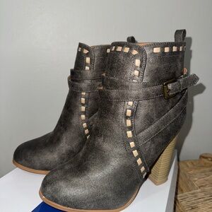 VENUS Charcoal Heeled Boots with Tan Accents